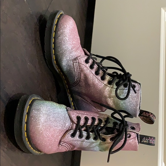 Dr. Martens - Picture 1 of 3